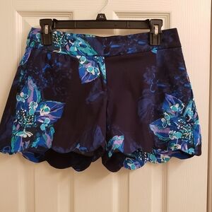 Women's Shorts, size 4, by Attyre New York